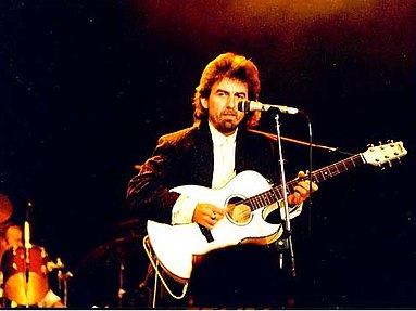 George Harrison en The Prince’s Trust, en 1987 tocando “Here Comes The Sun”, Wembley Arena